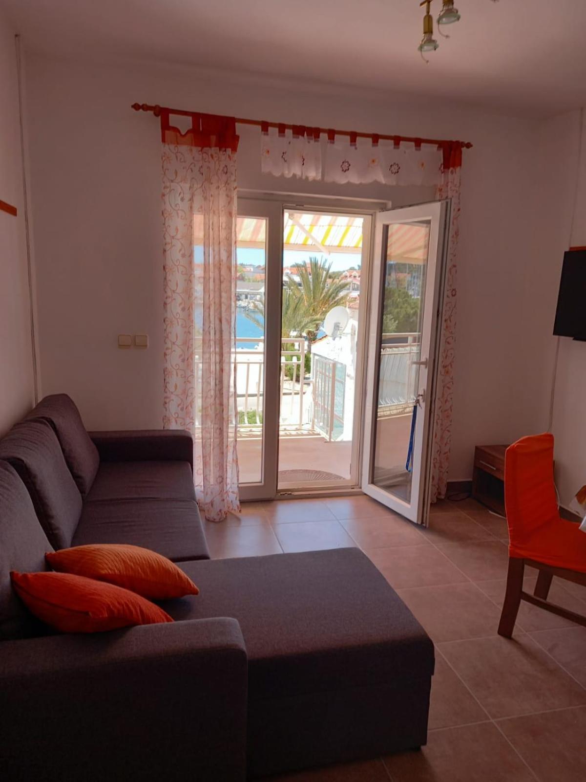Apartman Rebeka Jezera Extérieur photo